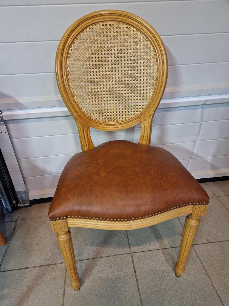 Stoel te koop, Huis en Inrichting, Stoelen, Ophalen, Médaillon, cuir,  cannage, Gebruikt, Bruin