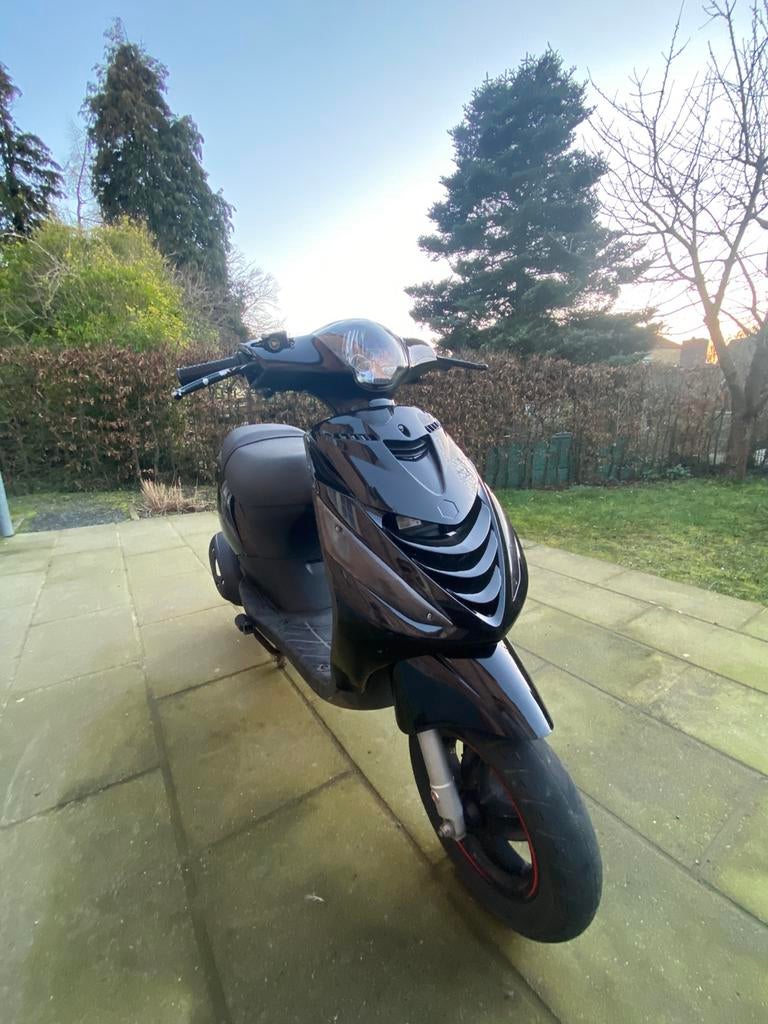 Piaggio zip 4t, Fietsen en Brommers, Scooters | Piaggio, Gebruikt, Zip, Ophalen of Verzenden, Klasse B (45 km/u)