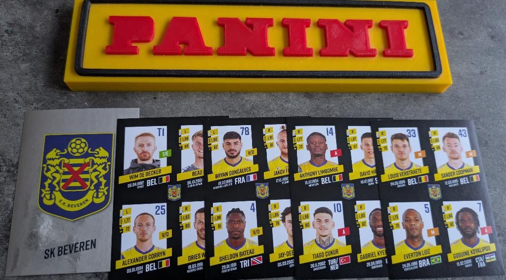 Panini FOOTBALL 2023/24 5 STICKERS BEVEREN  16 SPELERS, Ophalen of Verzenden, Nieuw