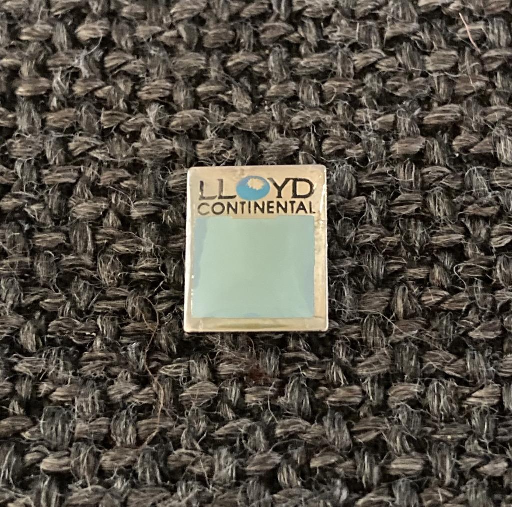PIN - LLOYD CONTINENTAL - VERZEKERING - ASSURANCE, Envoi, Utilisé, Autres sujets/thèmes, Insigne ou Pin's