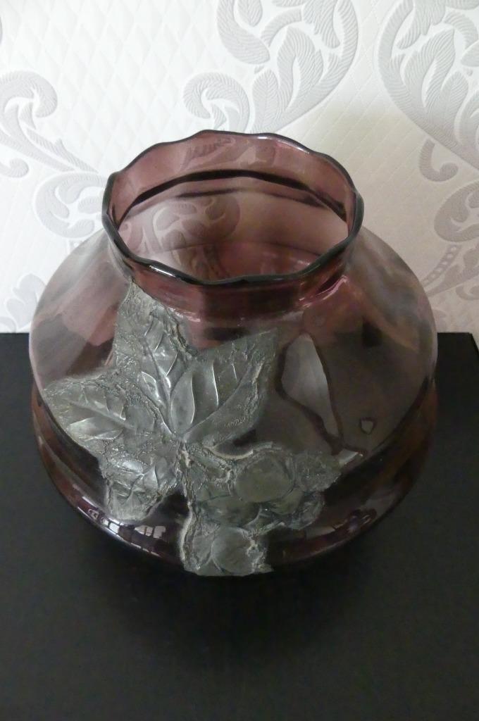 Grote vaas in gekleurd glas  met opgelegd blad motief, Ophalen of Verzenden