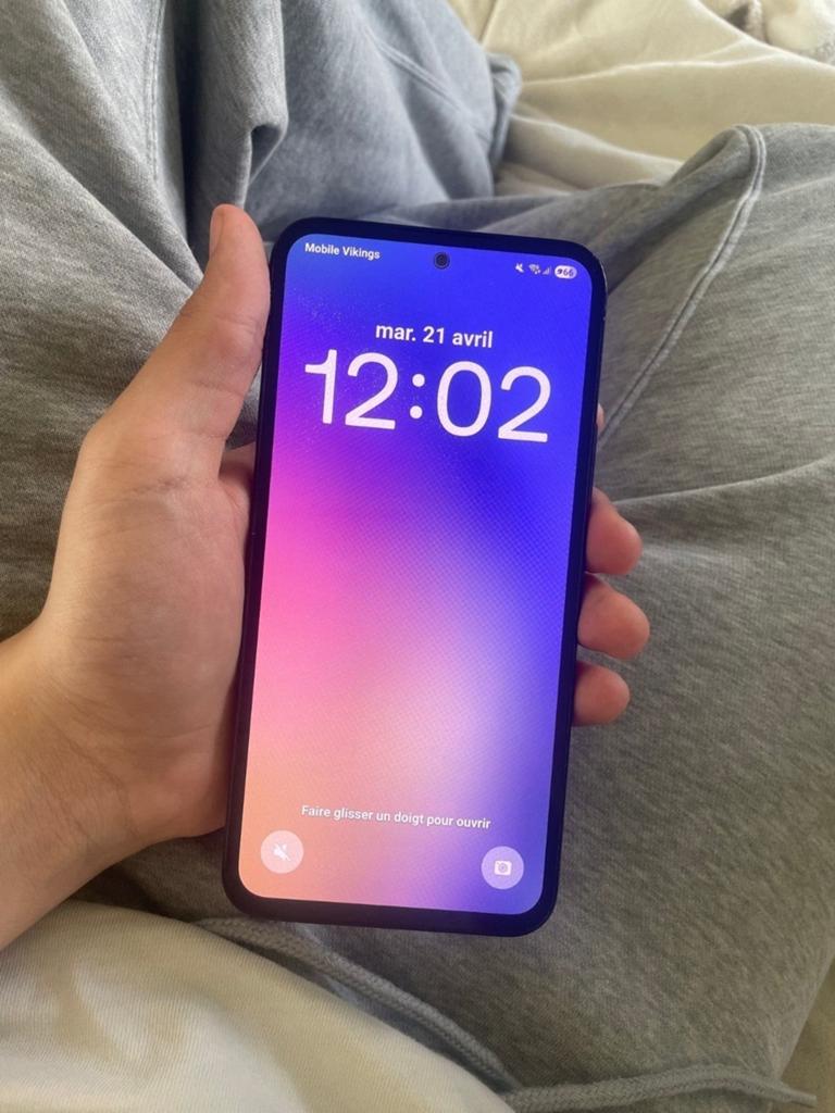 Échange a54 contre iphone rouge, Télécoms