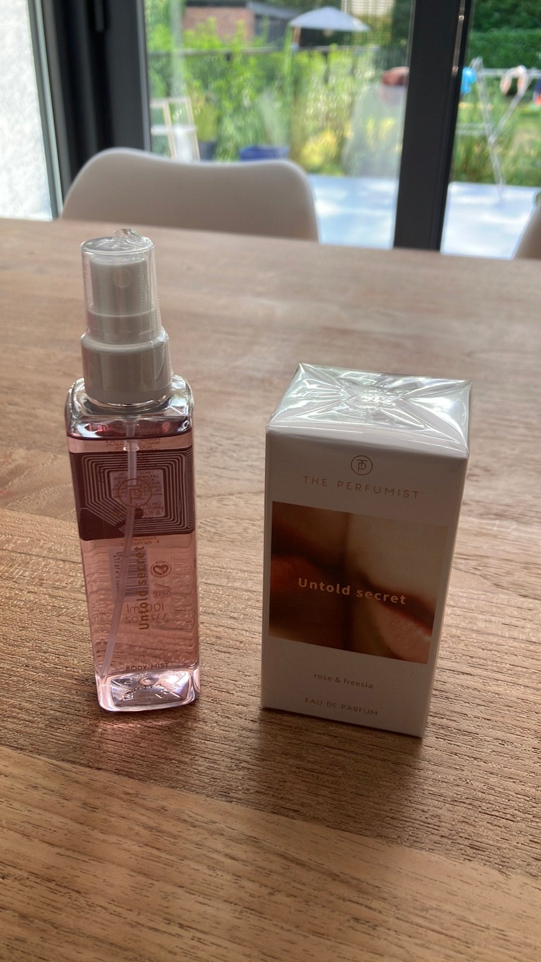 Eau de parfum 50ml en body mist 100ml untold secret, Verzenden, Nieuw