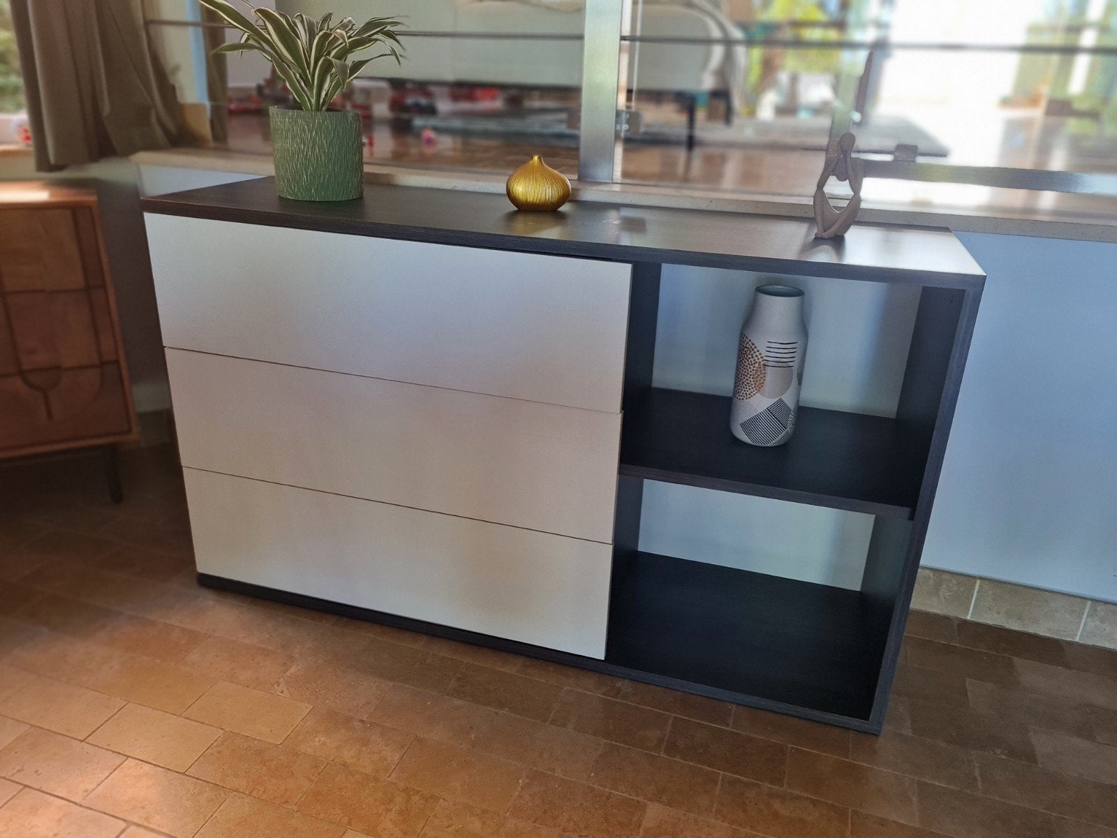 Commode/Séjour, Enlèvement