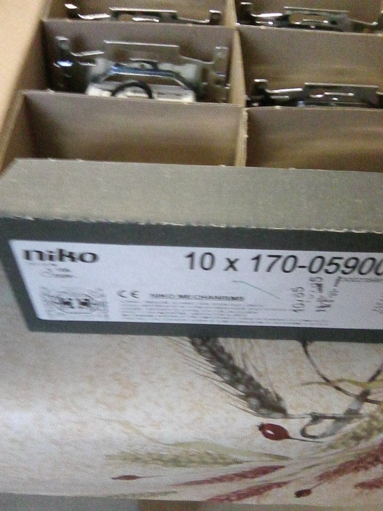 12 rolluikschakelaars; Niko bruin; +plaatjes;1klok, Ophalen, Nieuw, Overige merken, Schakelaar
