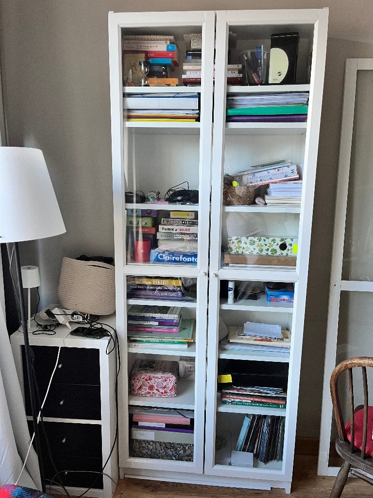 Billy ikea kast- wit met deurtjes, Maison & Meubles, Avec tiroir(s), 25 à 50 cm, Comme neuf, Enlèvement