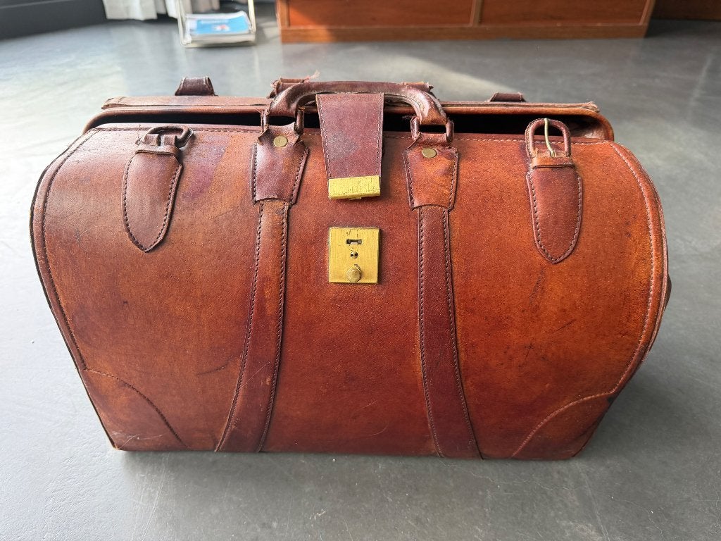 Vintage dokterstas, Gebruikt, Slot, Ophalen of Verzenden, Minder dan 50 cm