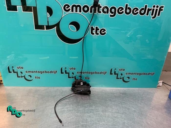 Deurslot Mechaniek 4Deurs rechts-achter van een Renault Clio, Auto-onderdelen, Gebruikt, -, Renault, -