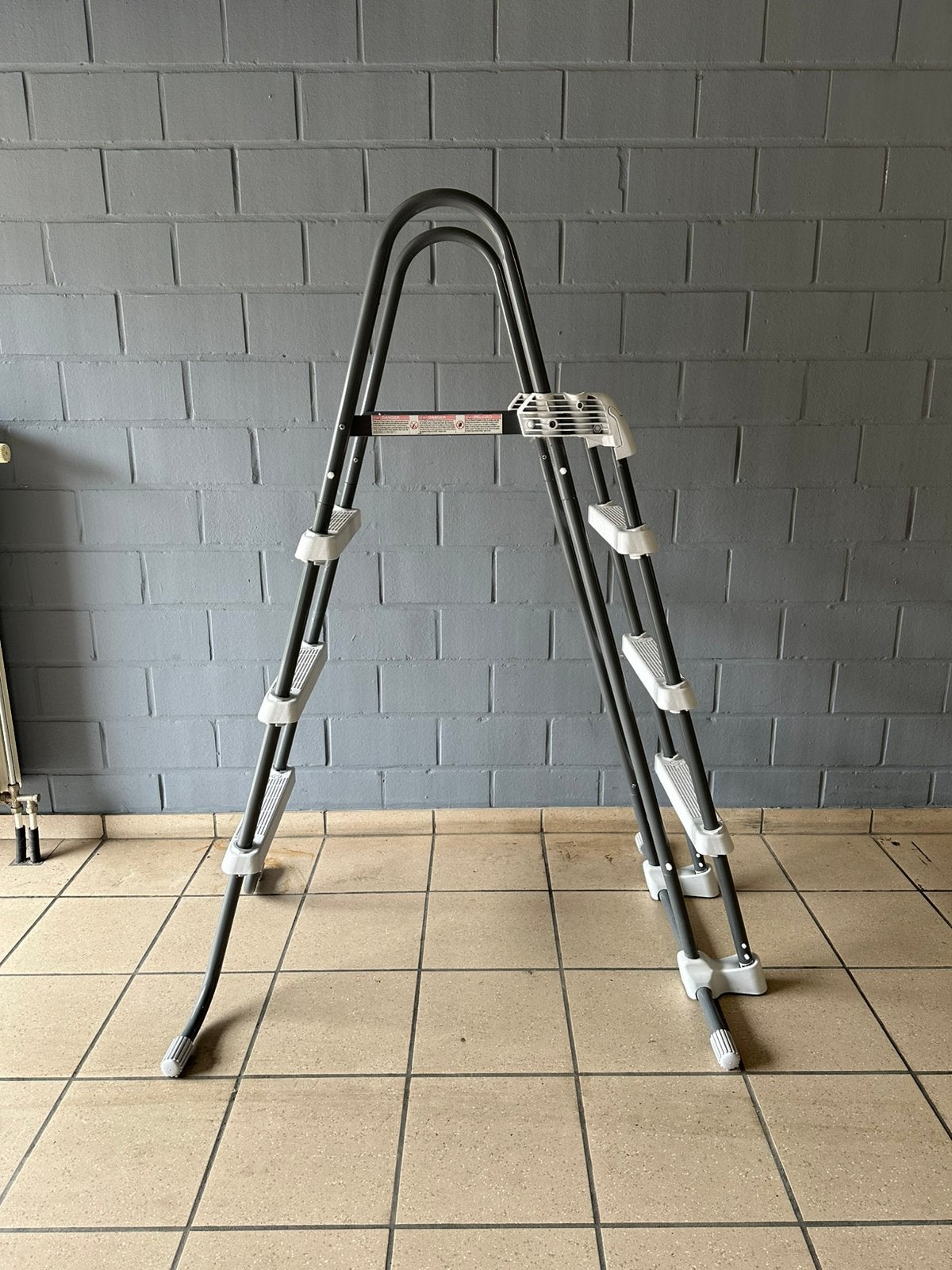 Intex Zwembad Ladder - 107 cm wandhoogte, Ophalen, Zo goed als nieuw, Ladder