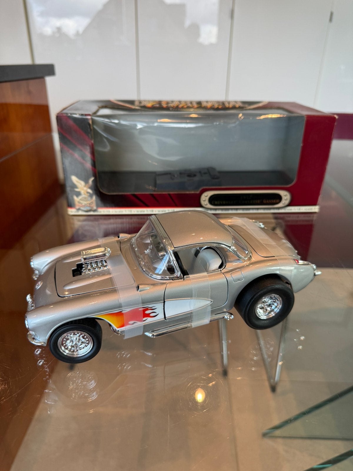 Chevrolet Corvette Gasser de 1957 1:18, Hobby & Loisirs créatifs, Enlèvement ou Envoi, Comme neuf, Voiture, Autres marques
