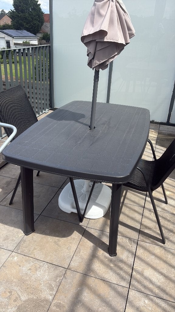 Buiten tafel met 4 stoelen, Tuin en Terras, Ophalen, Zo goed als nieuw