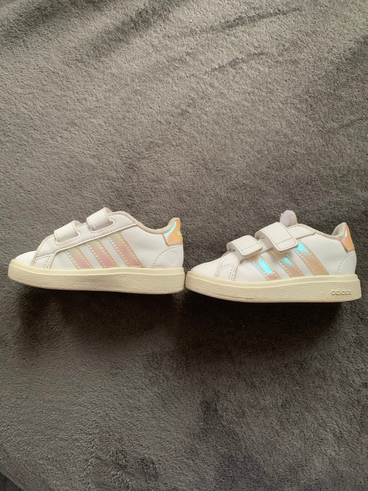 Adidas schoentjes maat 19, Enlèvement, Comme neuf