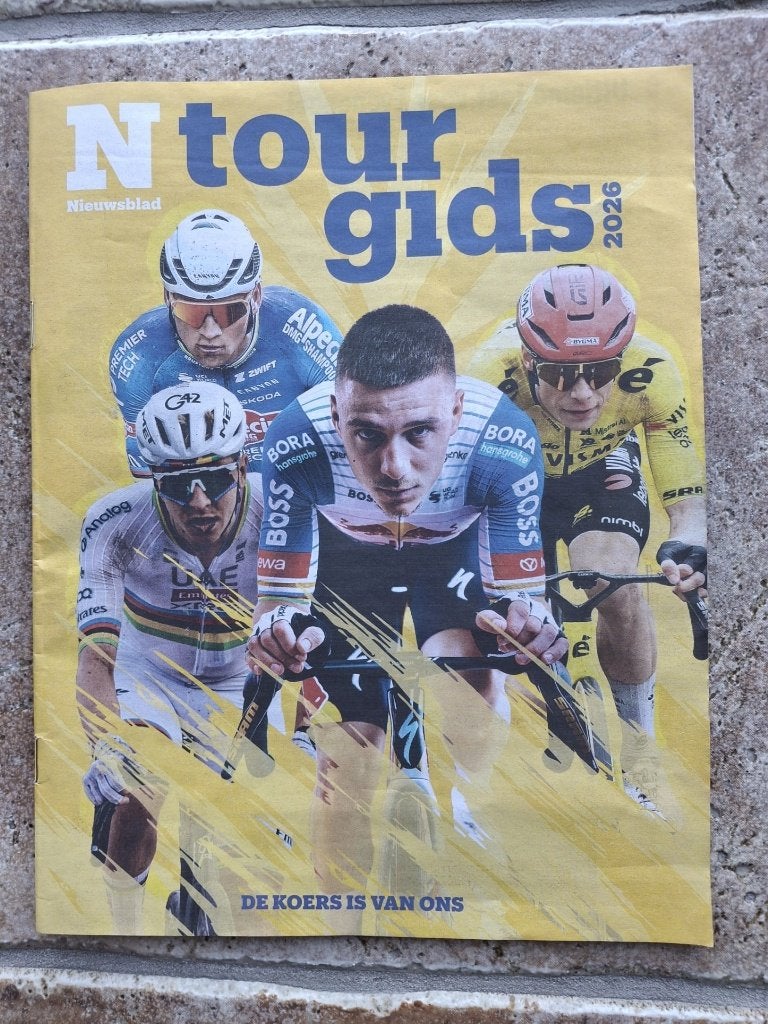 GUIDE TOURISTIQUE 2026 À VENDRE. Guidefootball 2026 GRATUIT., Enlèvement ou Envoi, Neuf, Livre ou Revue