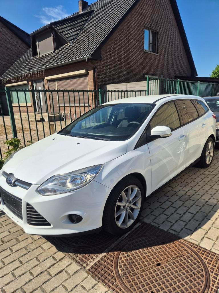 Ford Focus 07/03/ 2014, Euro 5, 189.756 km, Autos, Focus, Euro 5, Achat, Boîte manuelle