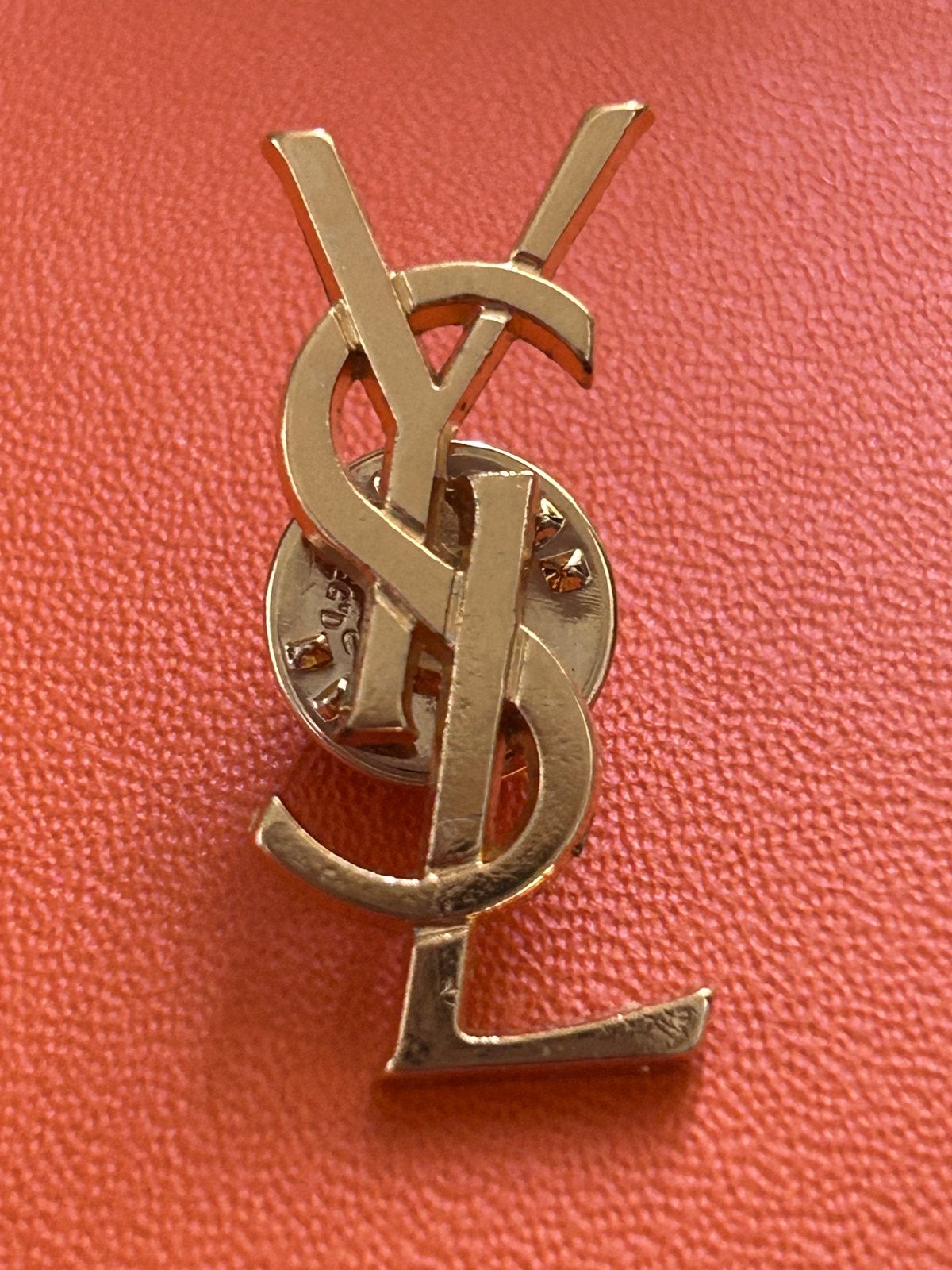 Yves Saint Laurent Cassandre Pins goud, Ophalen of Verzenden, Zo goed als nieuw