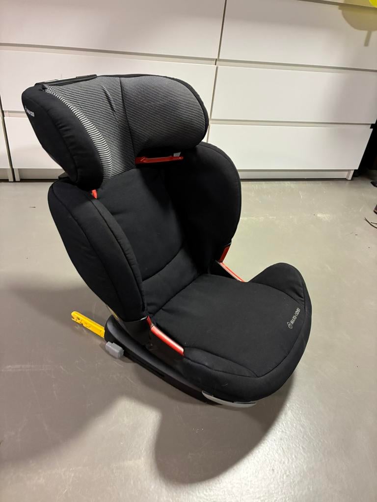Maxi-Cosi Rodifix AP Blackraven 2 - isofix - 15-36 kg, Ophalen, Gebruikt, 15 t/m 36 kg, Verstelbare rugleuning