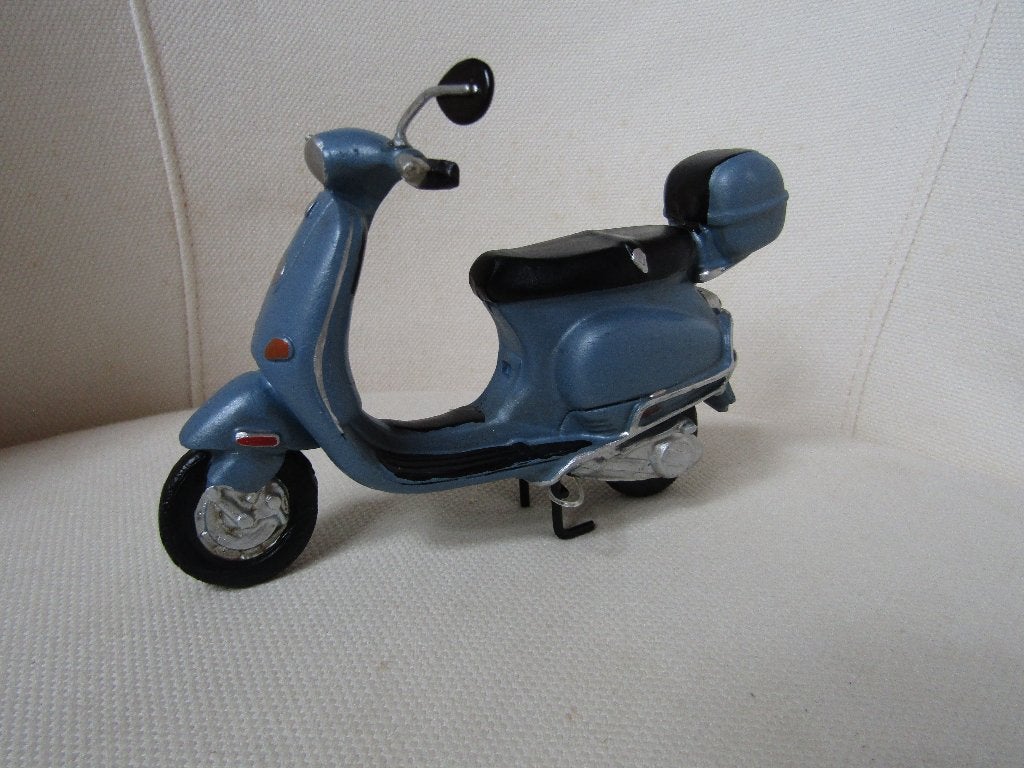 Superbe Scooter type Vespa / Piaggio, modèle réduit, Antiek en Kunst, Antiek | Speelgoed, Ophalen of Verzenden