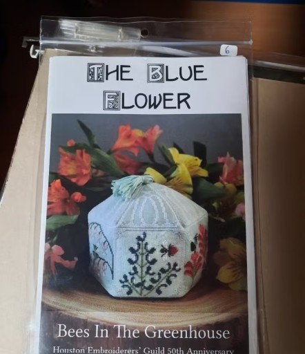 Motif original La Fleur bleue - Abeilles dans la serre, Enlèvement ou Envoi, Comme neuf, Broderies à la main, Patron