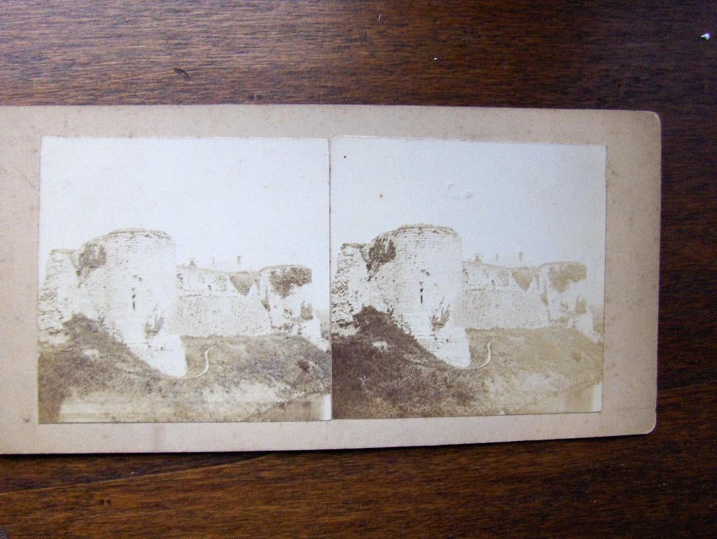 Tournai. ruines des anciennes fortifications(13 ième siecle, Enlèvement ou Envoi