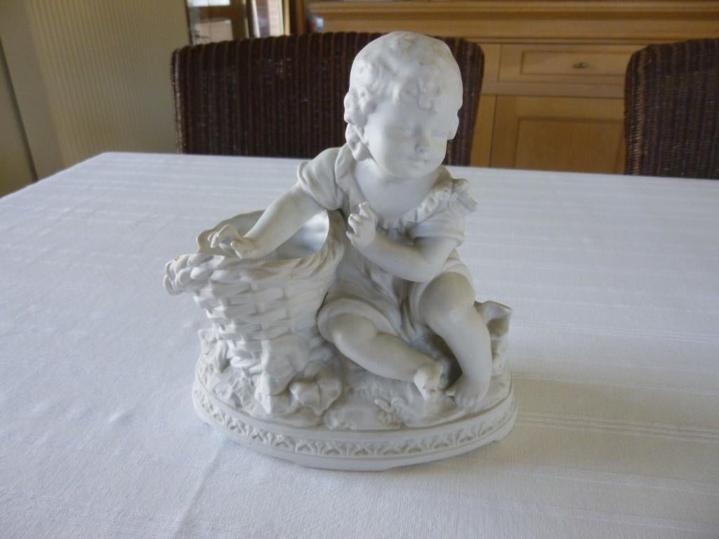 beeld in biscuit kind, Verzamelen, Ophalen of Verzenden