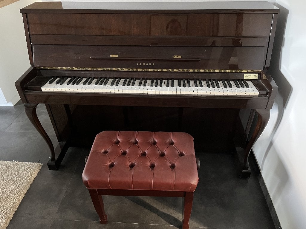 yamaha buffetpiano hoogglans hout, Muziek en Instrumenten, Piano's, Ophalen, Gebruikt, Bruin, Piano