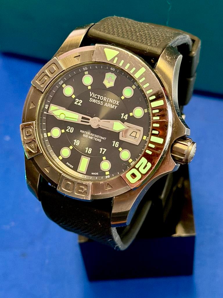 Victorinox diver 500M, Handtassen en Accessoires, Horloges | Heren, Gebruikt, Polshorloge, Overige merken, Staal, Kunststof, Ophalen of Verzenden