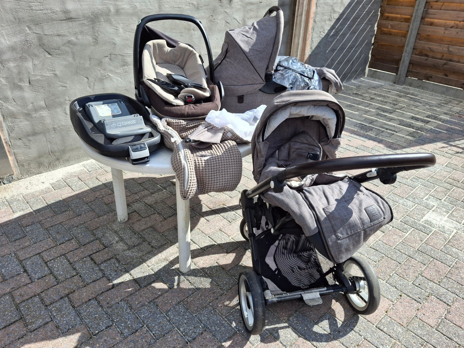 Complete Mutsy Evo 3-in-1 Kinderwagen Maxi-Cosi & FamilyFix, Enlèvement, Maxi-Cosi, Tige de poussée réglable