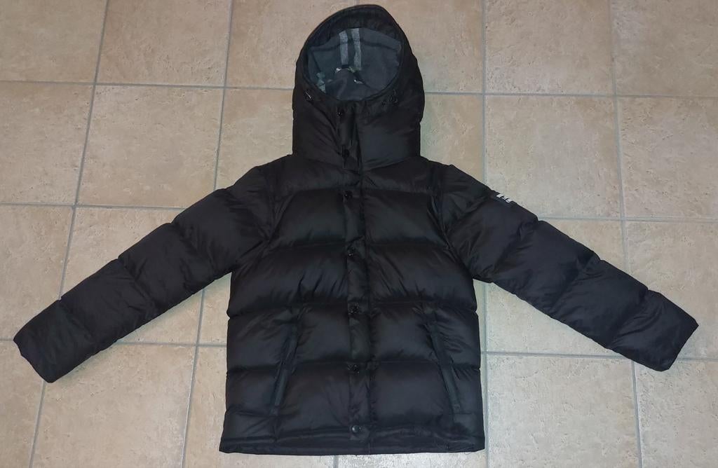 Zwarte burberry puffer, Ophalen