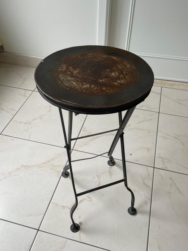 erg gebruikte kruk, Huis en Inrichting, Tafels | Bijzettafels, Ophalen, Minder dan 55 cm, Gebruikt, Metaal of Aluminium