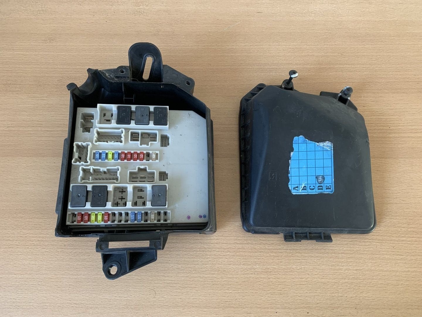 zekeringkast renault clio 3 / modus 8200356229A motorruimte, Renault, -, Utilisé, -