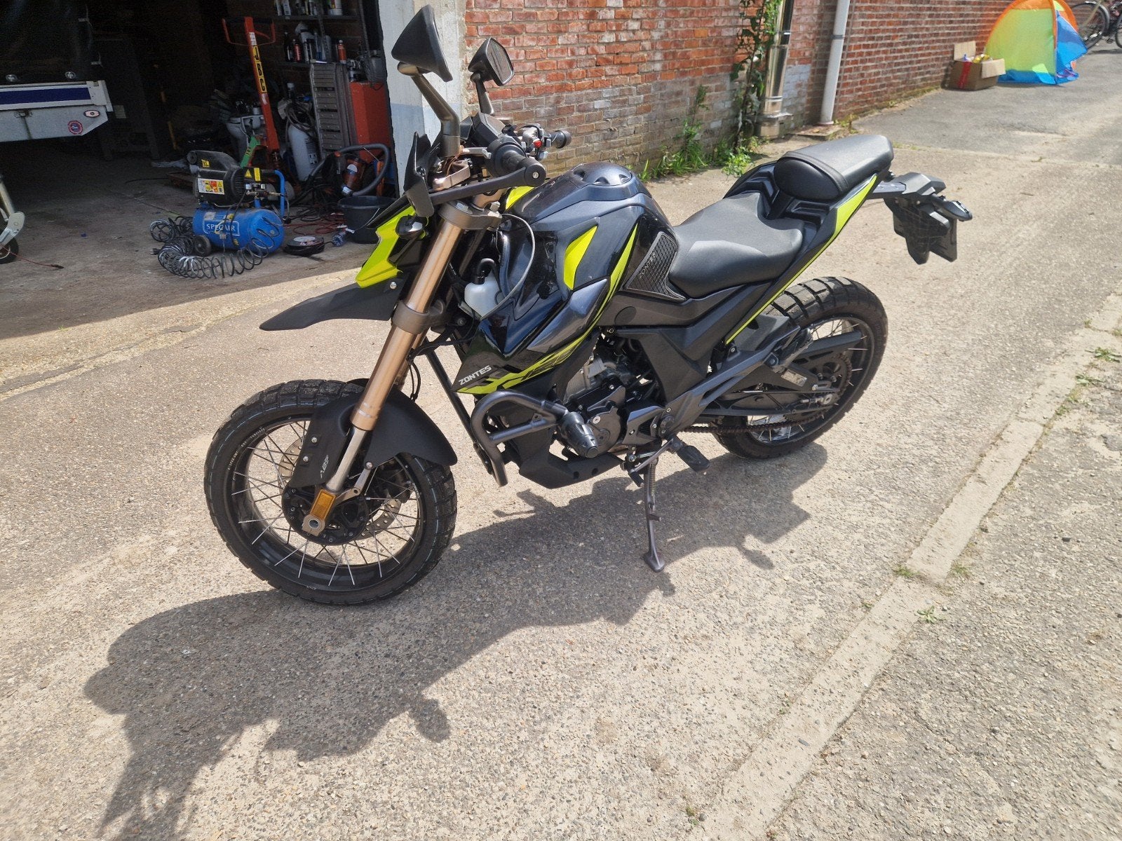Mooie goed onderhouden Zontes 125cc, Motoren, Bedrijf