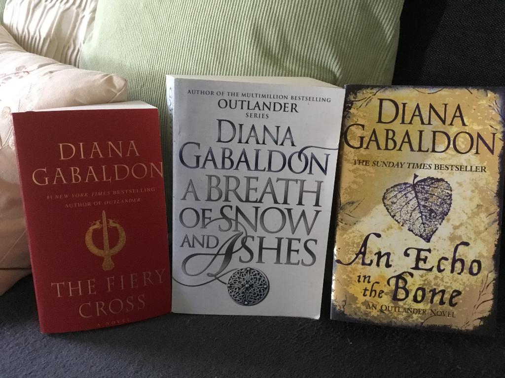 3 Engelstalige boeken 7€ stuk (reeks outlander), Boeken, Ophalen, Zo goed als nieuw, België