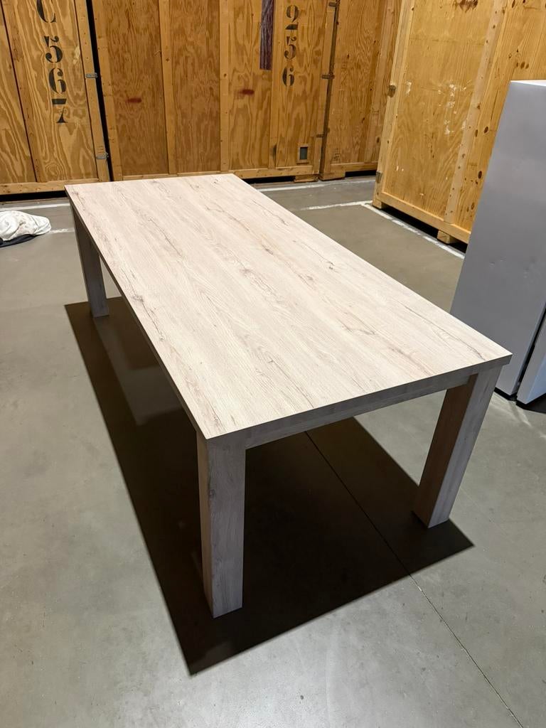 Eettafel, Enlèvement, Comme neuf
