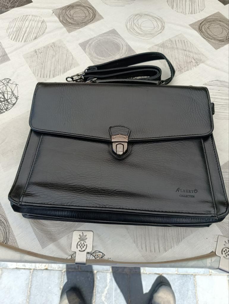 Mooie lederen akte of laptop tas, Computers en Software, Laptoptassen, Ophalen