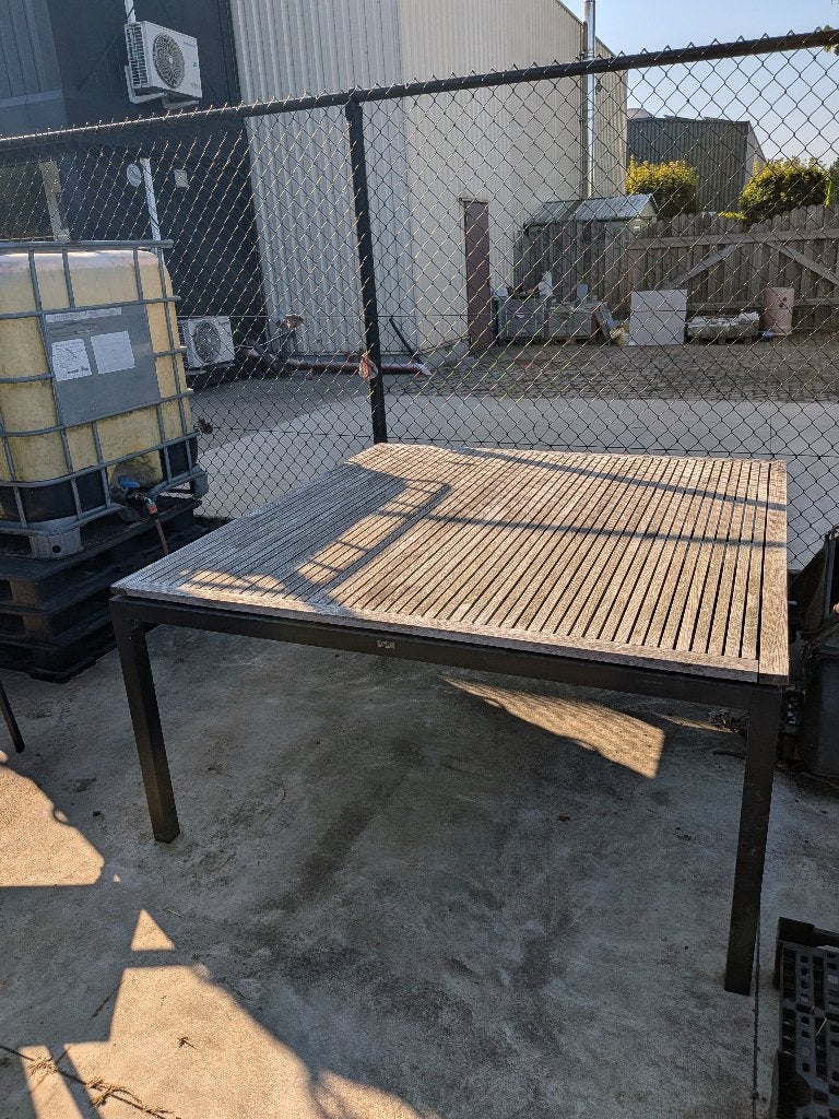 Tuintafel met houten blad en aluminium onderstel, Ophalen, Gebruikt, Vierkant, Aluminium