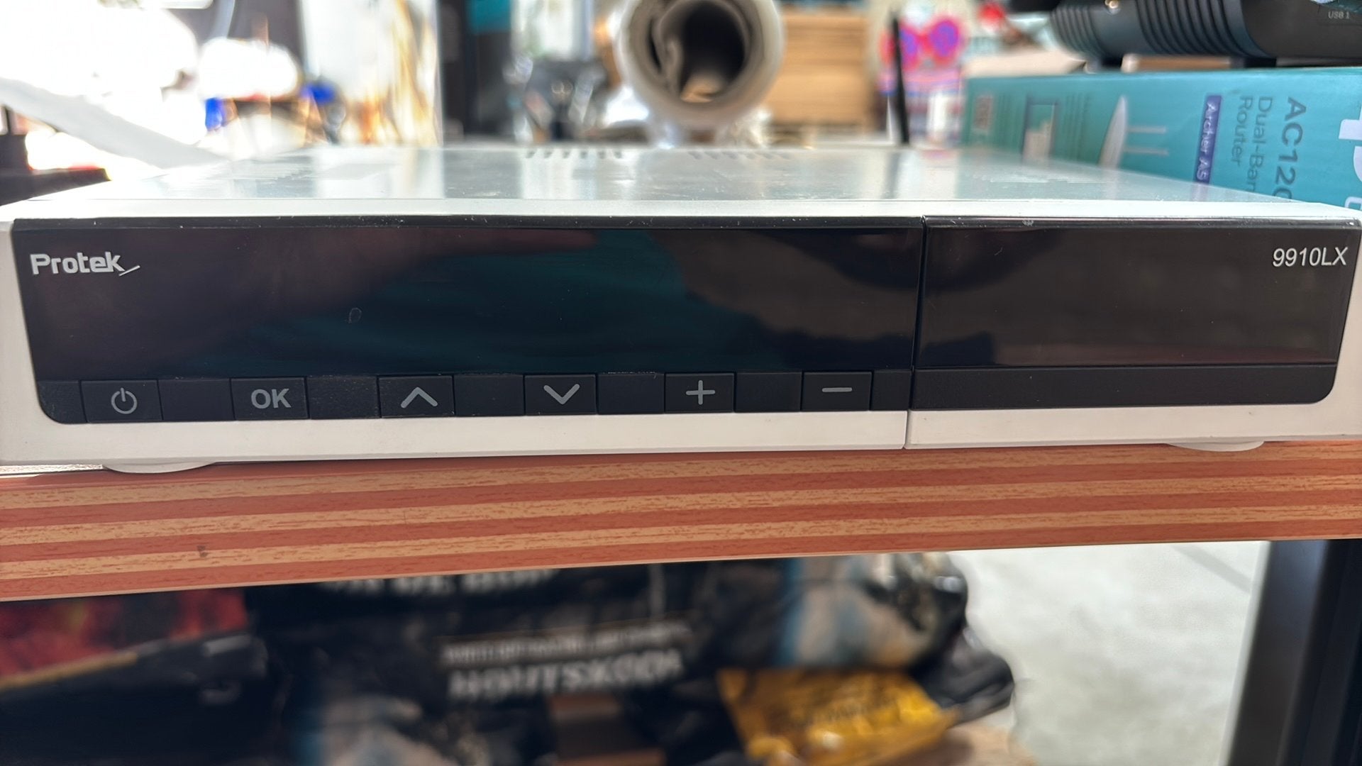 Décodeur Protek pour téléviseur, TV, Hi-fi & Vidéo, Tuners, Enlèvement, Comme neuf