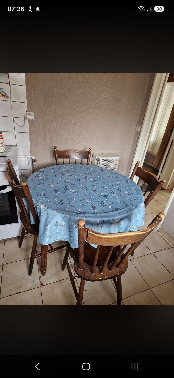 Tafel met 8 stoelen, Ophalen