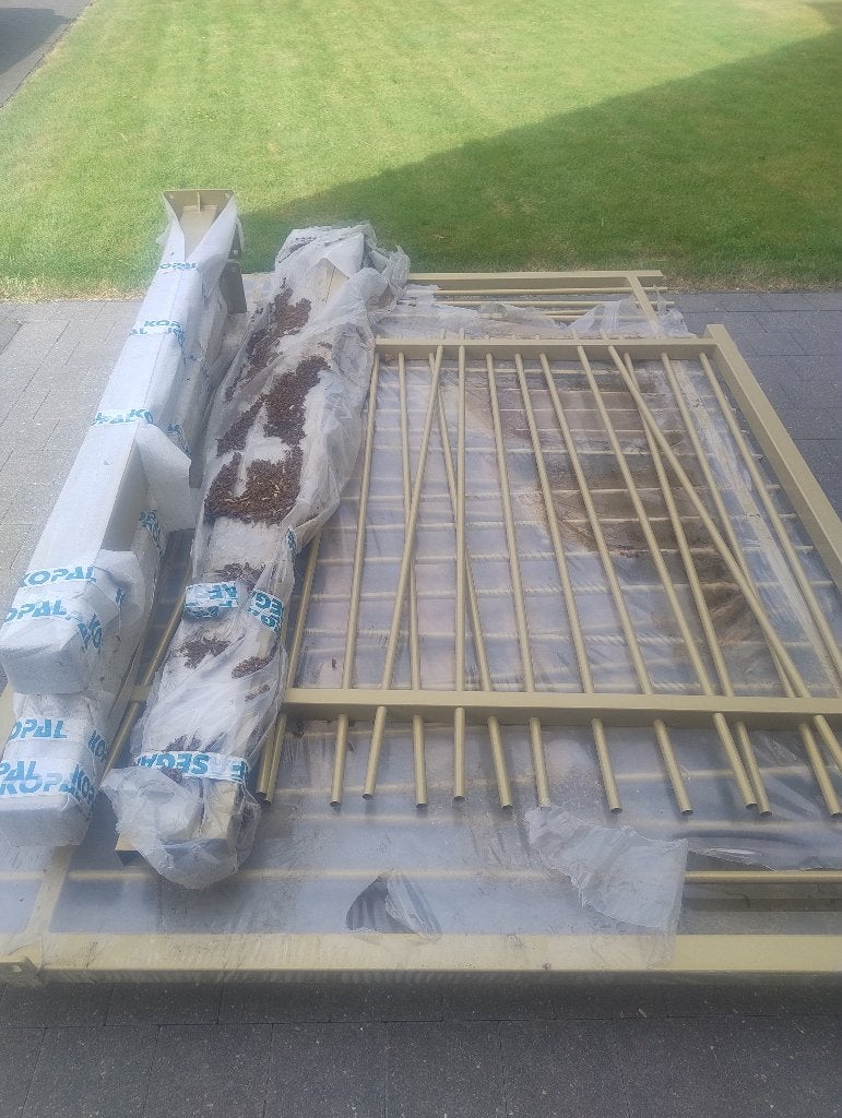 Metalen poort, Ophalen, Staal, 200 cm of meer, Zo goed als nieuw