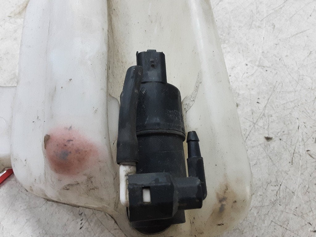 LAVE-GLACE POMPE AVANT Renault Kangoo / Grand Kangoo (KW), Renault, Utilisé, Peter-Huppertz-Straße 5
51063  Köln, DE, Dialog.deutschland@renault.de