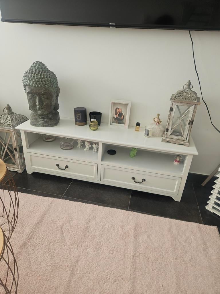 Televisiemeubel in nieuwstaat, Ophalen