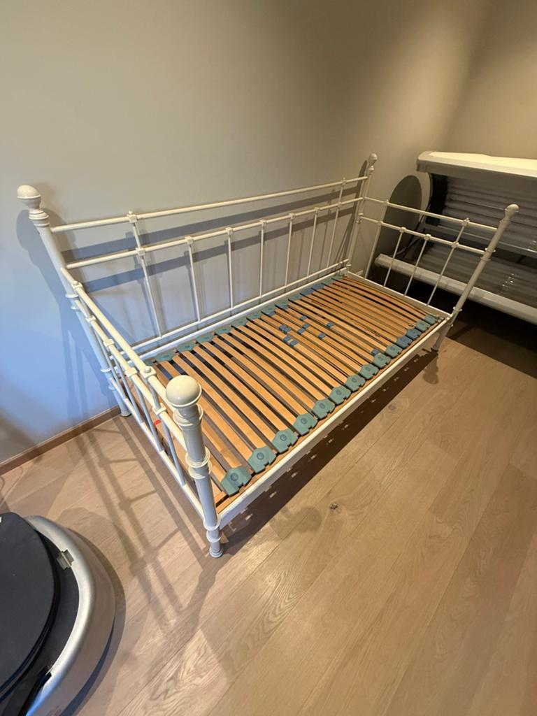 Bed, Ophalen, Zo goed als nieuw, Eenpersoons