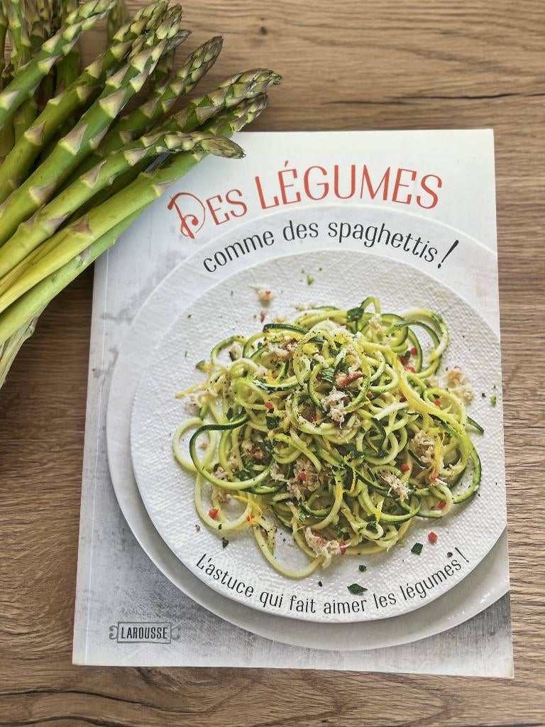 Légumes façon spaghettis – cuisine healthy – excellent état, Livres, Autres types, Larousse, Enlèvement ou Envoi, Cuisine saine