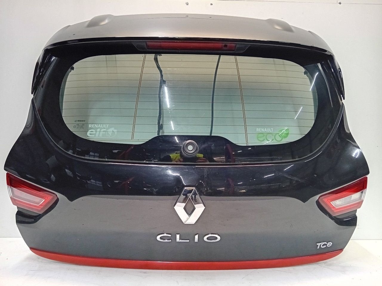 Achterklep Renault Clio, Onderdelen@venauto.nl, Van der Ven Autorecycling B.V., Arrière, Ettenseweg 76, 4706 PB Roosendaal, The Netherlands