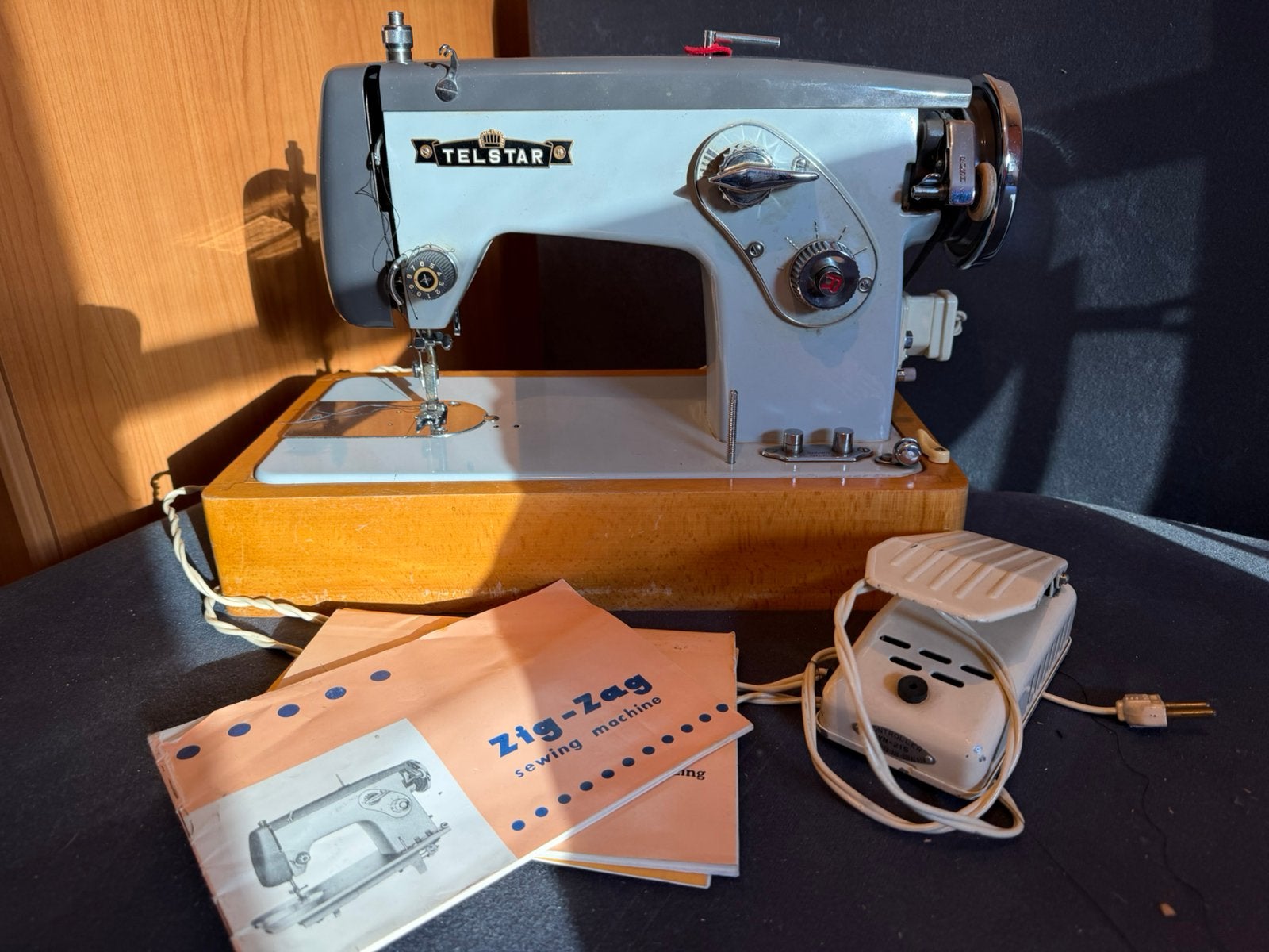 Vintage Telstar naaimachine, Enlèvement, Utilisé, Machine à coudre