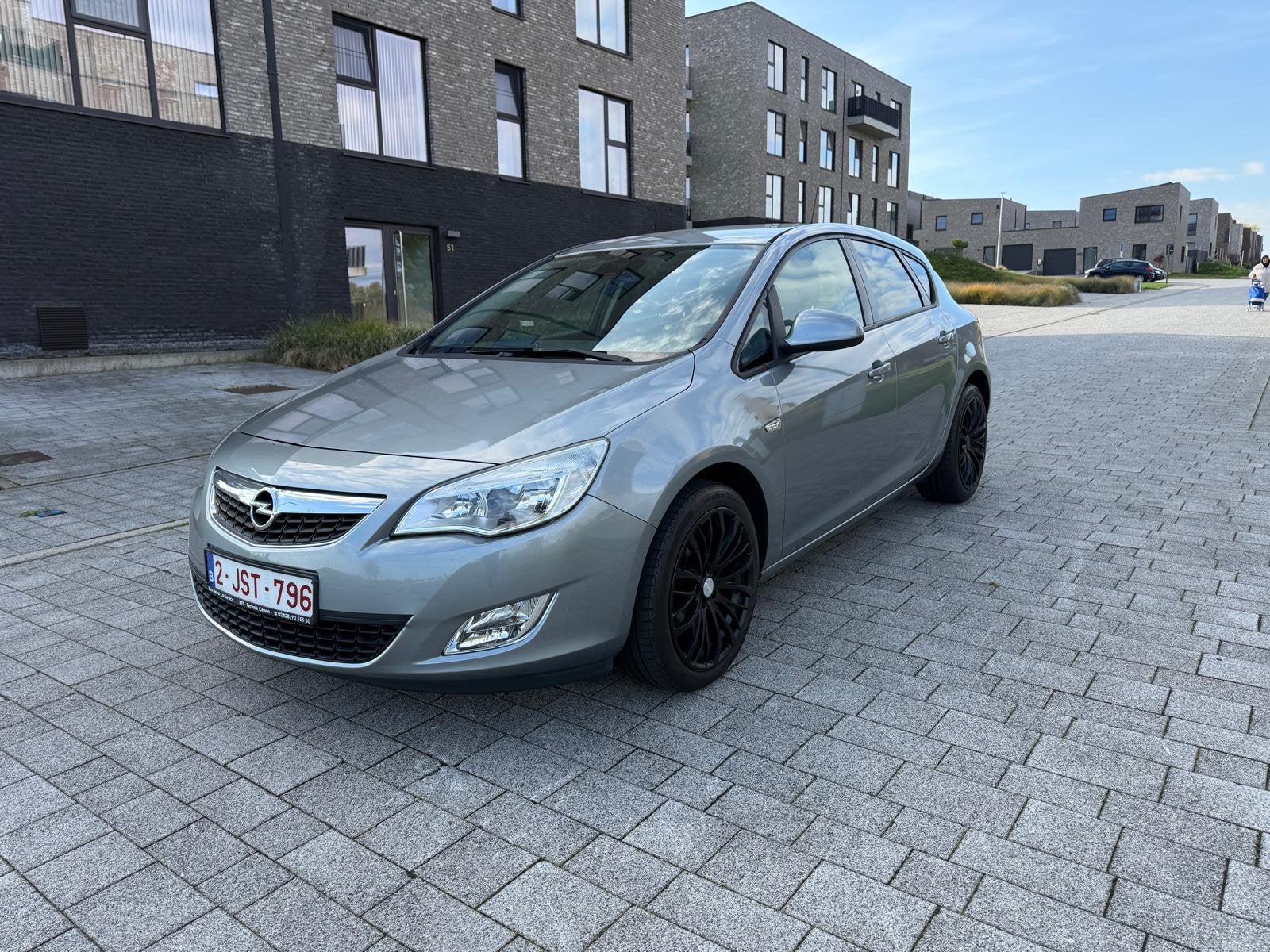 Opel Astra 1.4 benzine turbo 151.000km bouwjaar 2011 gekeurd, Auto's, Stof, 4 cilinders, Particulier, Astra