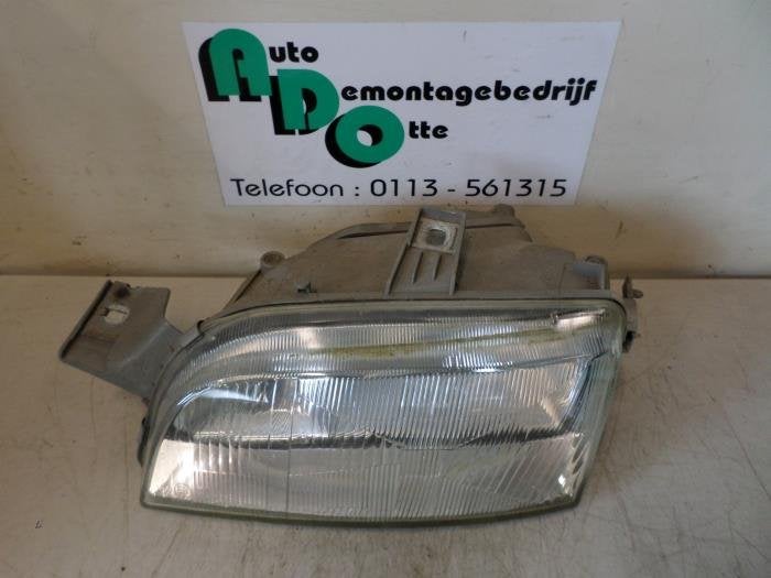 Koplamp links van een Fiat Punto (Punto 94-), Gebruikt, -, -, Ophalen of Verzenden