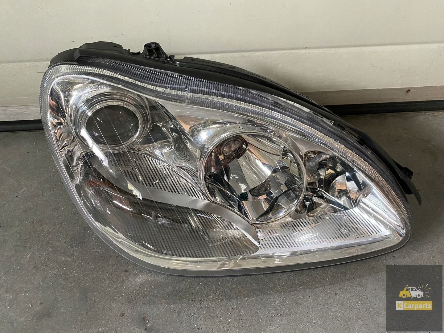 A2208204061, Mercedes S-Klasse W 220 rechterlamp Normaal LIF, Gebruikt, Mercedes-Benz AG, Mercedes-Benz, Mercedesstrasse 120
70372  Stuttgart, DE