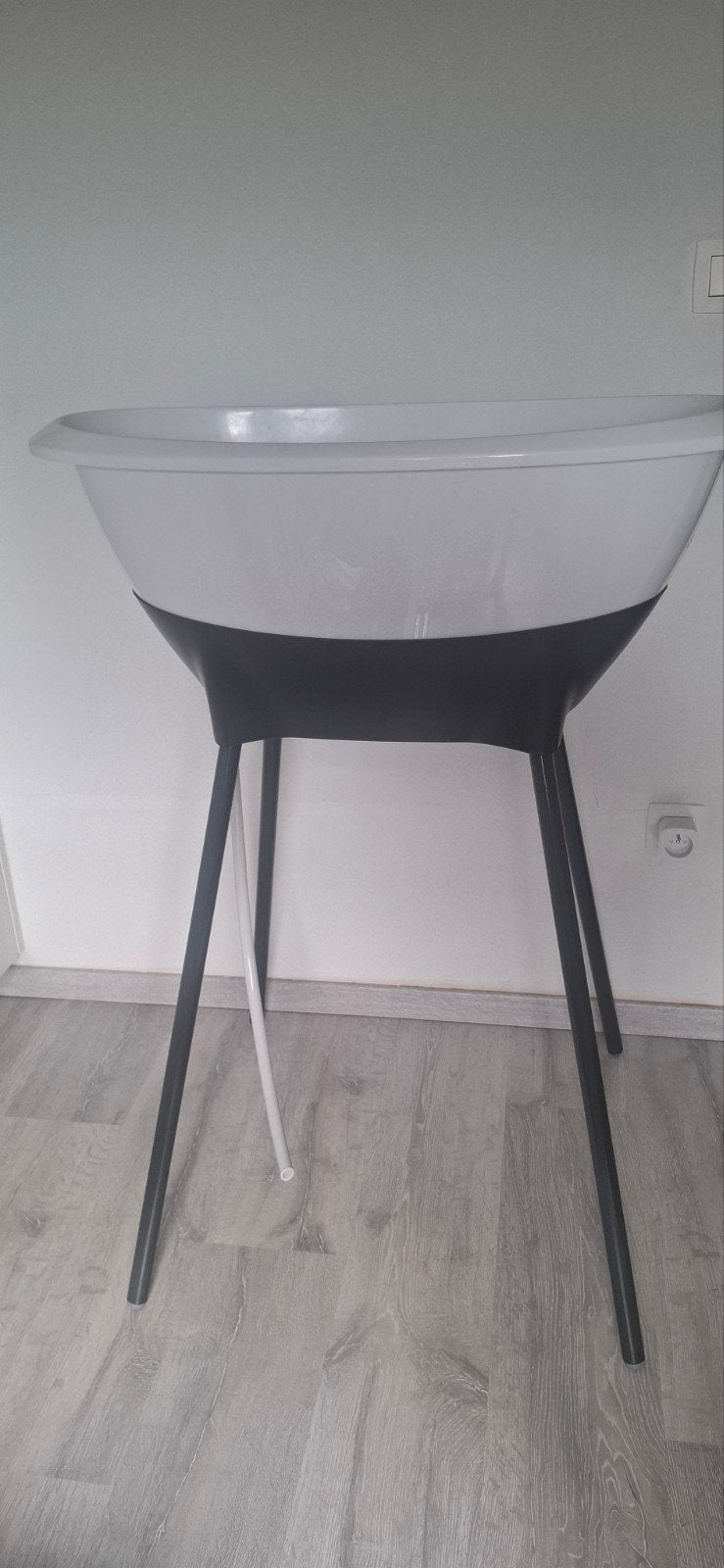 Babybadje 'Luma' met standaard - donkergrijs, Kinderen en Baby's, Ophalen, Badje, Overige merken, Standaard