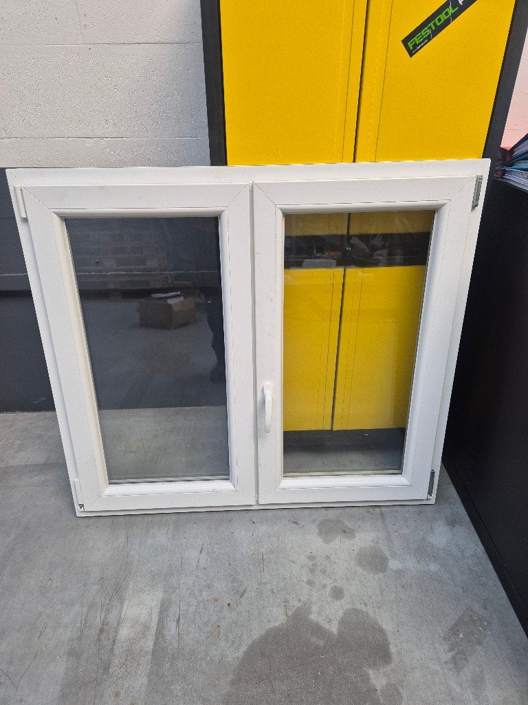 Pvc raam, Doe-het-zelf en Bouw, Kunststof, Raamkozijn, Zo goed als nieuw, Inclusief glas