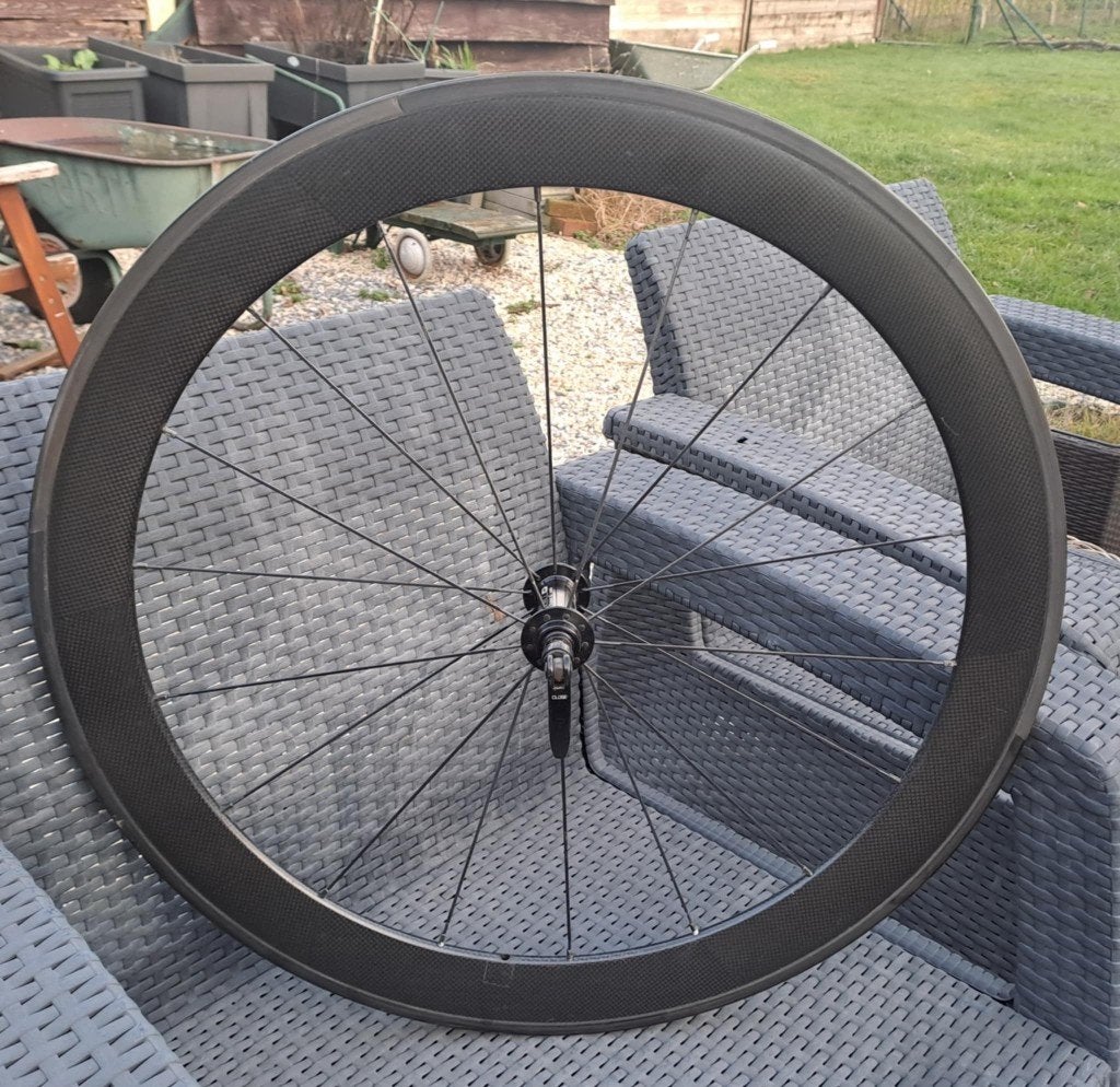 Carbon voorwiel EDCO 50 mm. (bandjes)., Ophalen